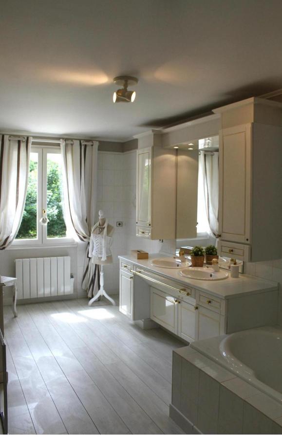 Chambres A La Maison Hermitage Aincourt Bagian luar foto
