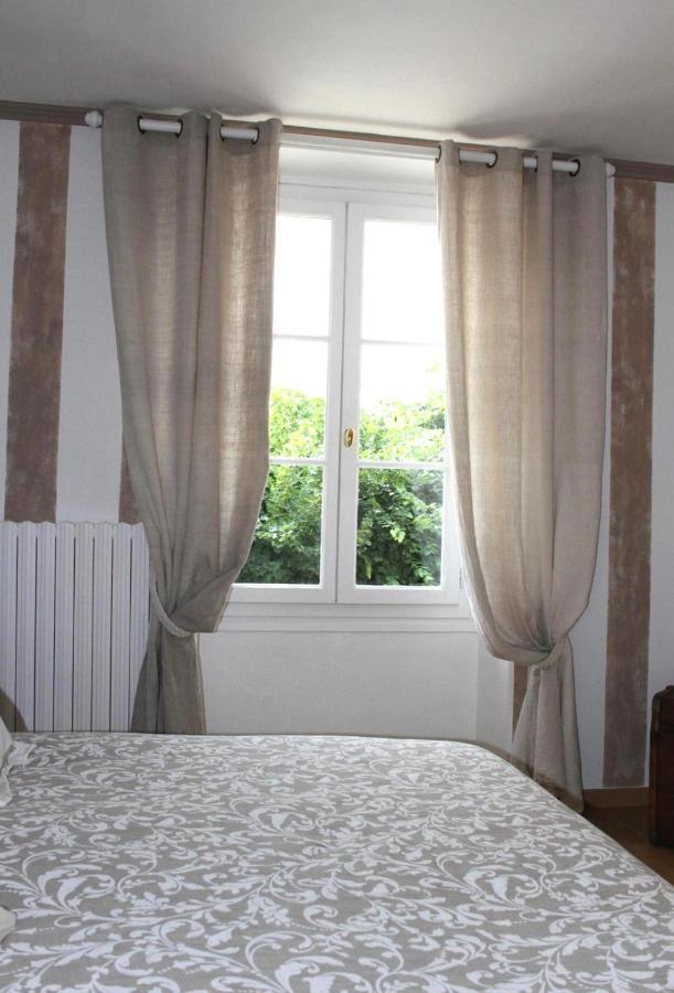 Chambres A La Maison Hermitage Aincourt Bagian luar foto