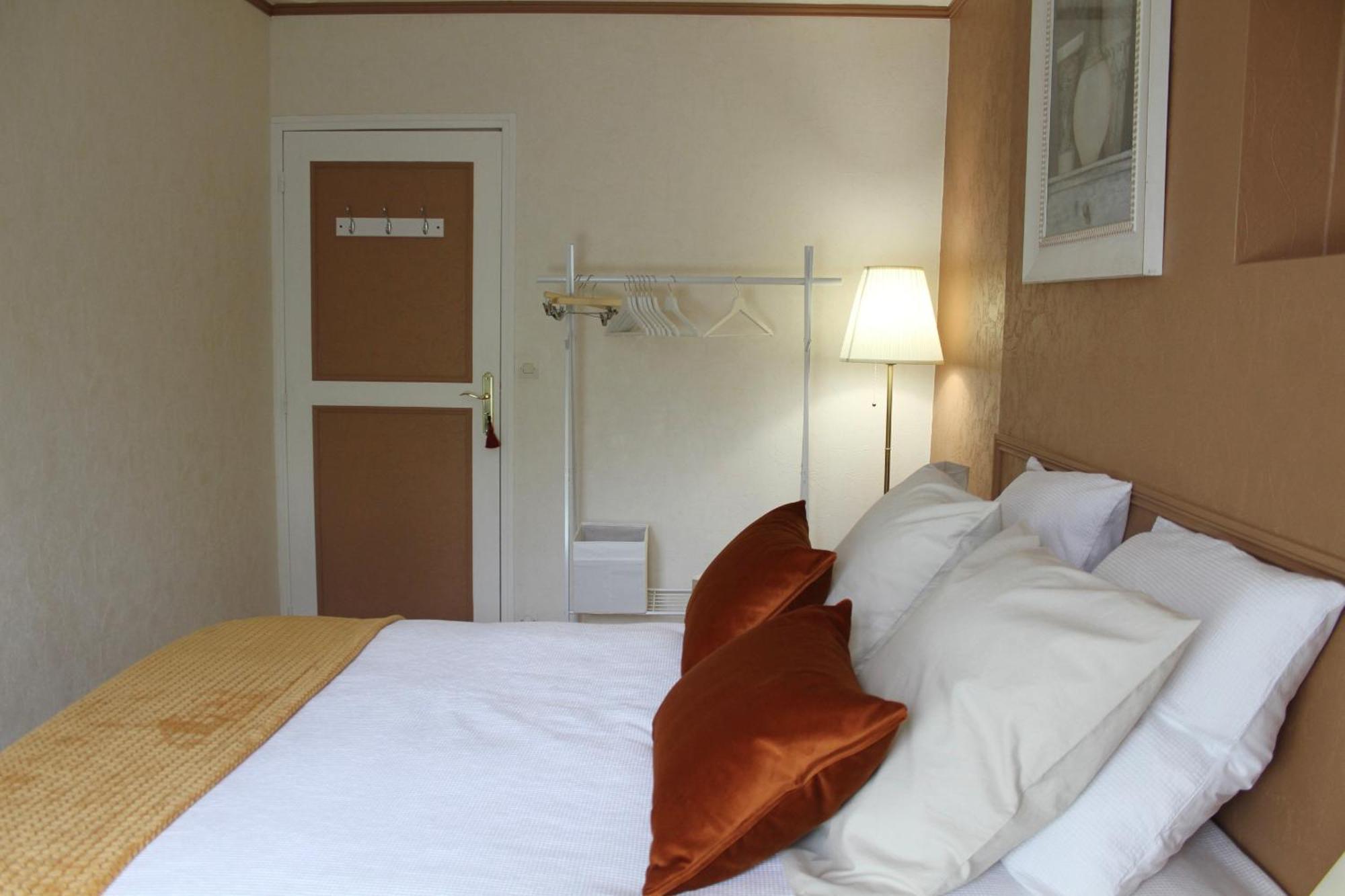 Chambres A La Maison Hermitage Aincourt Bagian luar foto
