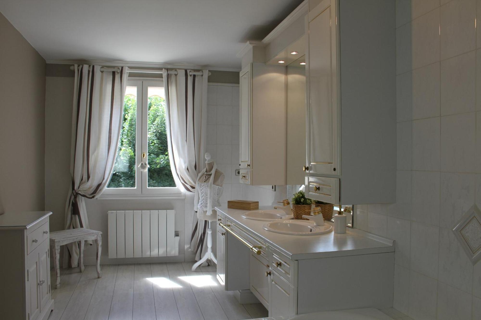 Chambres A La Maison Hermitage Aincourt Bagian luar foto