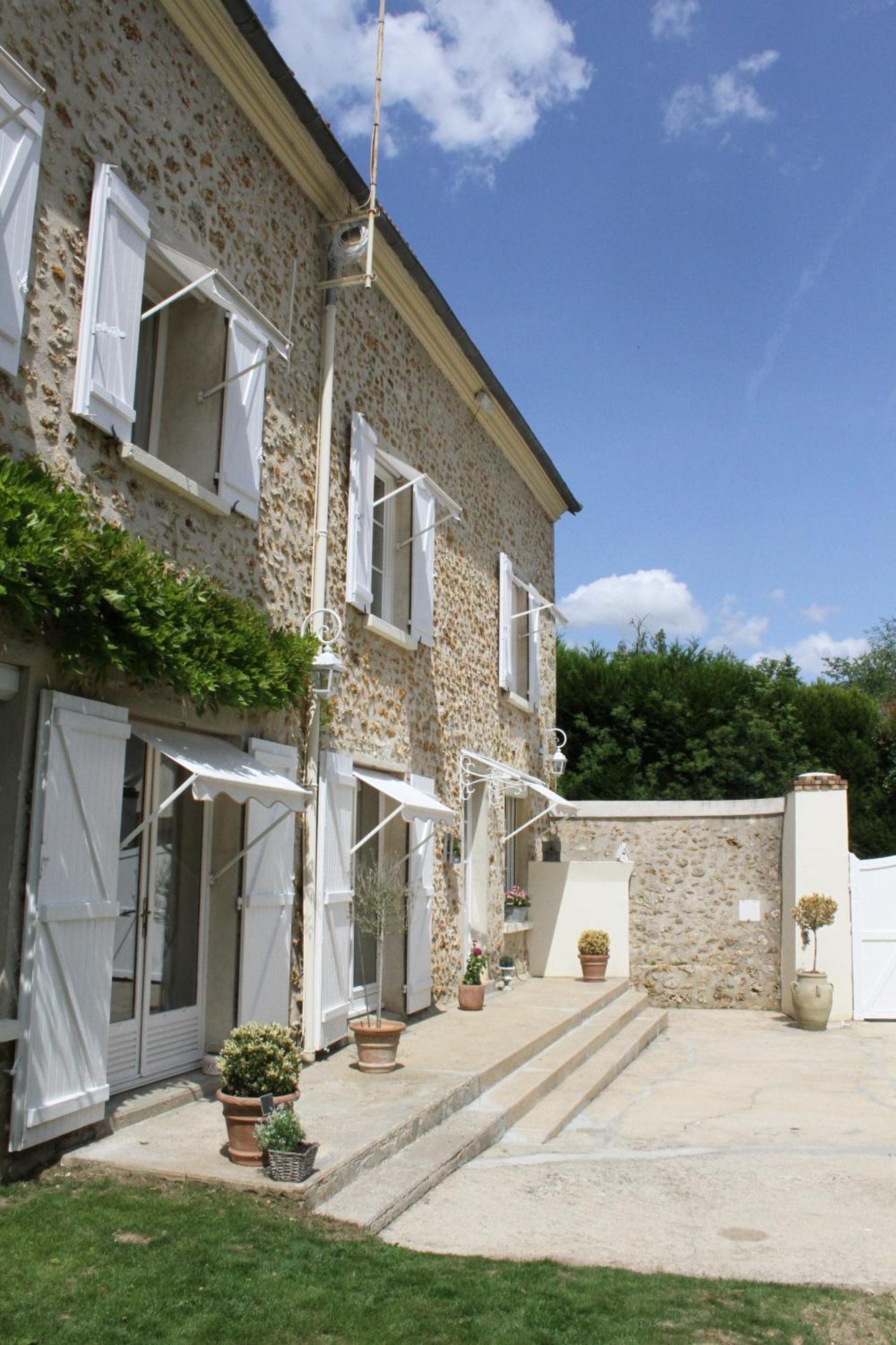 Chambres A La Maison Hermitage Aincourt Bagian luar foto